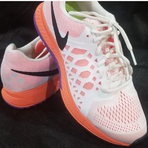women’s Nike running shoe